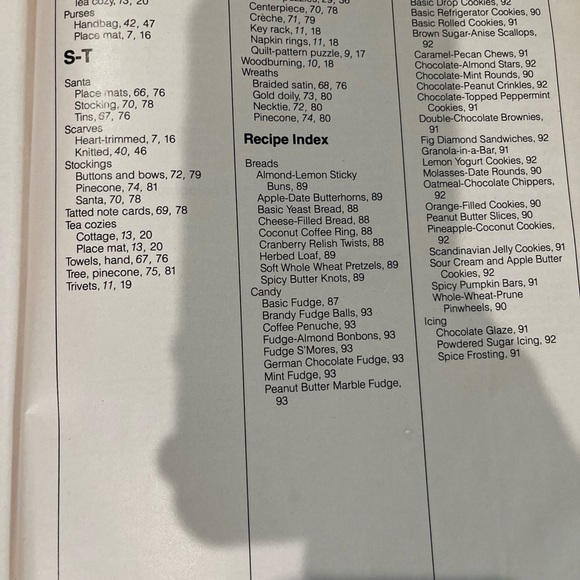 Vintage Better Homes and Gardens Easy Bazaar Crafts Hardcover Book  1981 - Picture 9 of 12